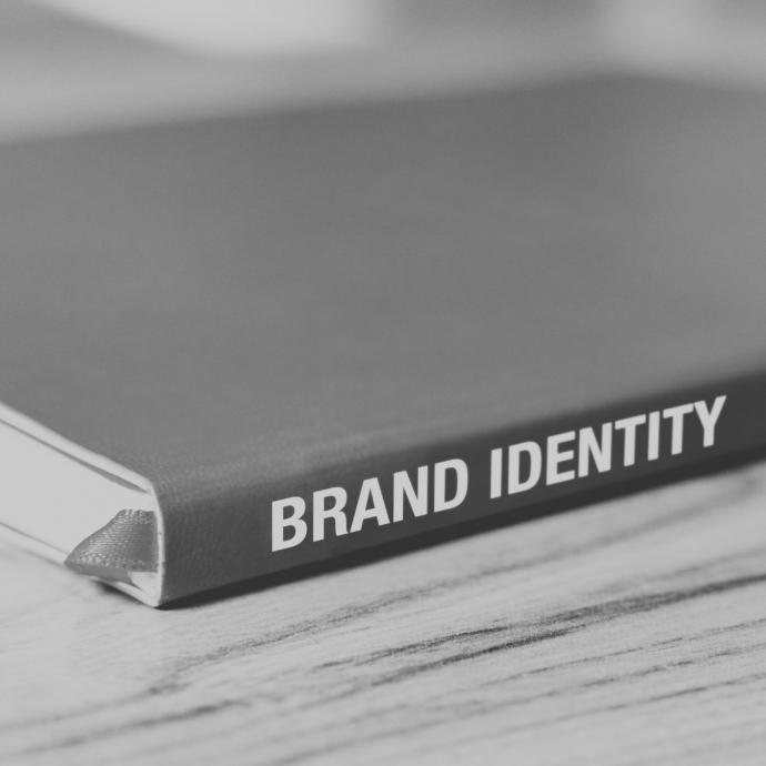 Créer une Identité visuelle impactante sur les réseaux sociaux